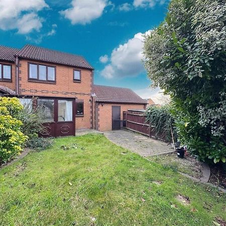 Clove, 3-4 Bed House With Garden, Free Parking, Sleeps 9 In Grays & Chafford Hundred Stifford Exteriér fotografie