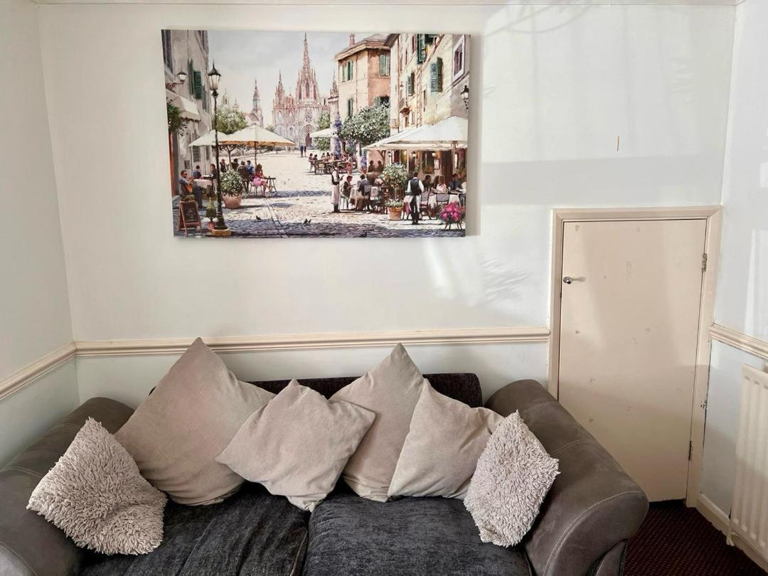 Clove, 3-4 Bed House With Garden, Free Parking, Sleeps 9 In Grays & Chafford Hundred Stifford Exteriér fotografie