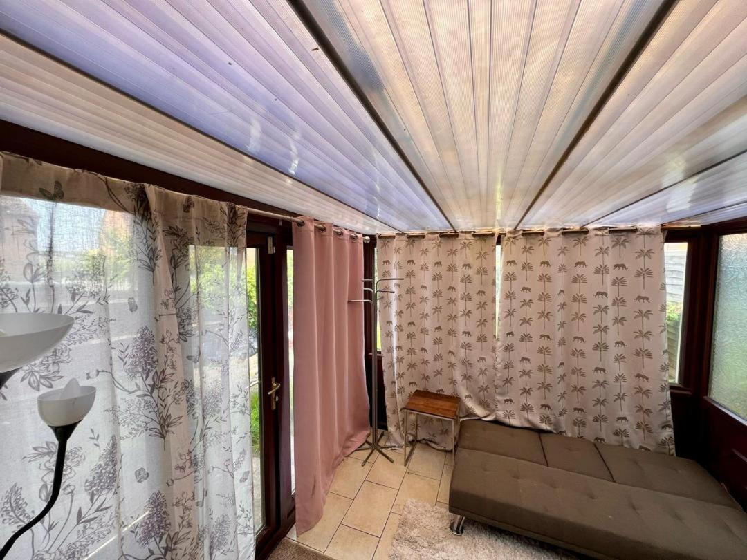 Clove, 3-4 Bed House With Garden, Free Parking, Sleeps 9 In Grays & Chafford Hundred Stifford Exteriér fotografie