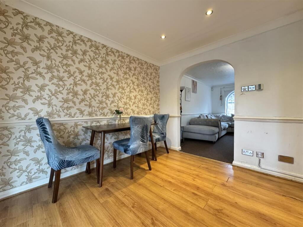 Clove, 3-4 Bed House With Garden, Free Parking, Sleeps 9 In Grays & Chafford Hundred Stifford Exteriér fotografie