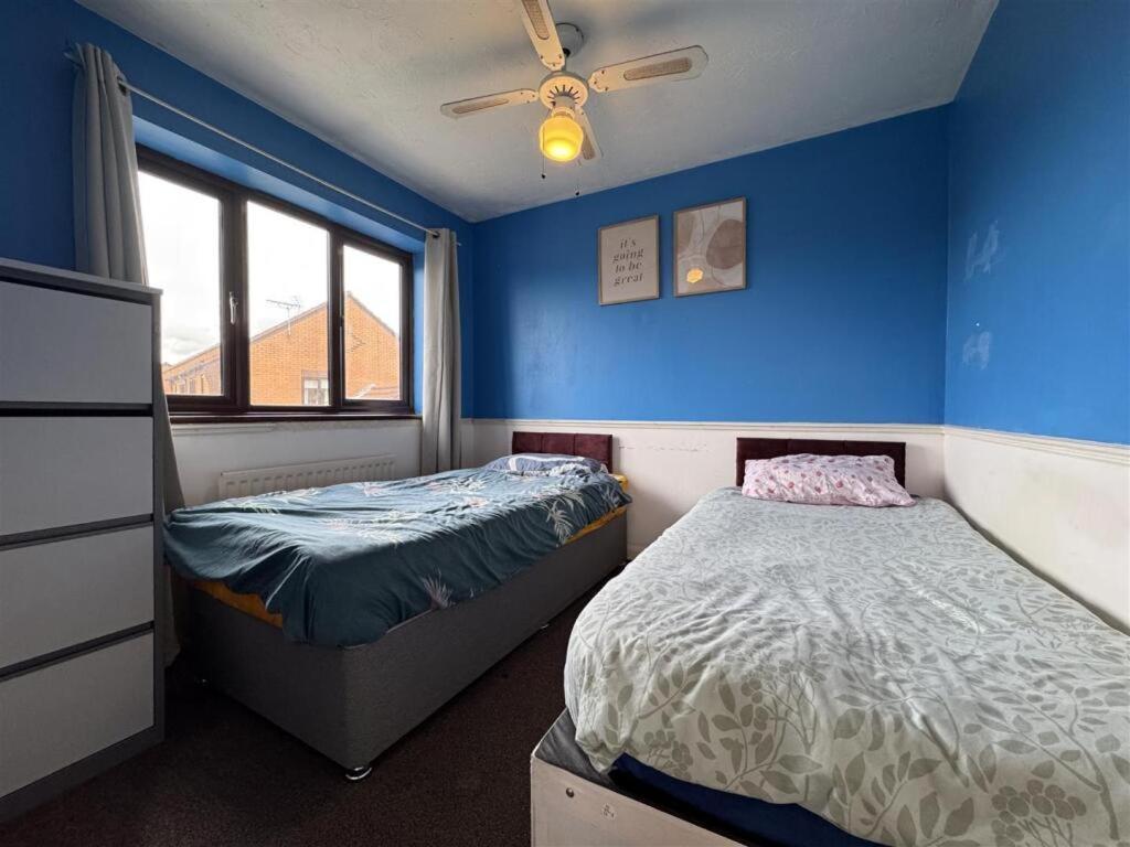 Clove, 3-4 Bed House With Garden, Free Parking, Sleeps 9 In Grays & Chafford Hundred Stifford Exteriér fotografie